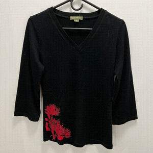 SIMPLY MERINO | Black 100% Merino Wool Lightweight Sweater W/Red Design